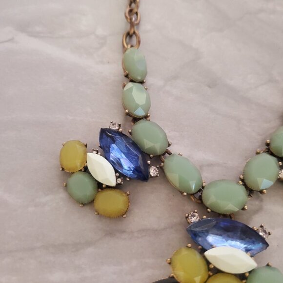 ✨ J.Crew Blue Green Rhinestones Crystals Cluster Statement Necklace ✨ - Picture 8 of 16